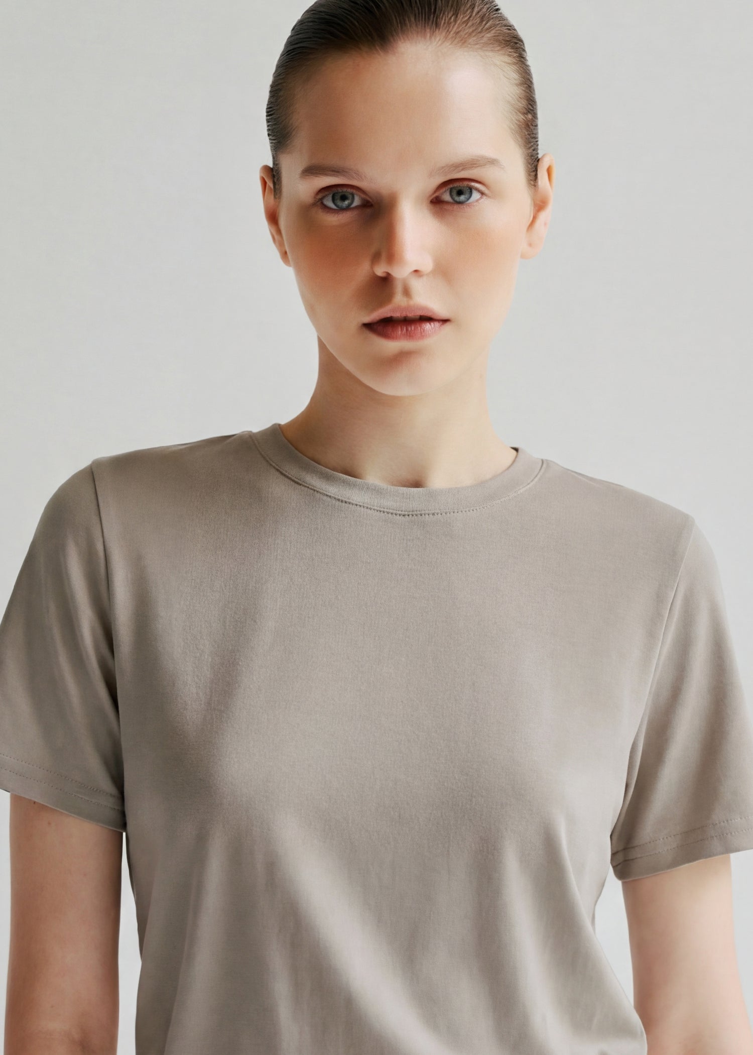 เสื้อยืด Bertille