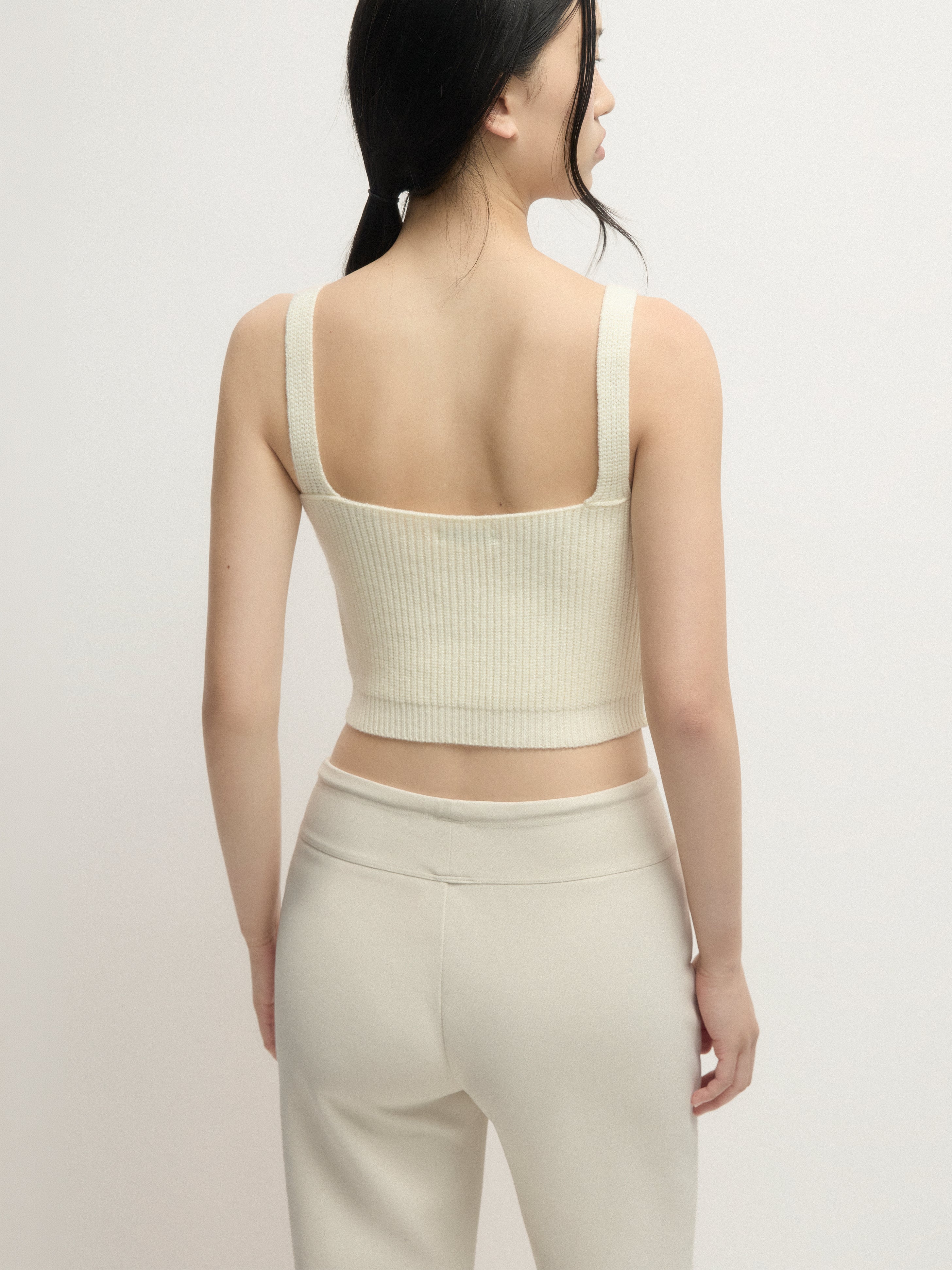 เสื้อกล้าม Alvar