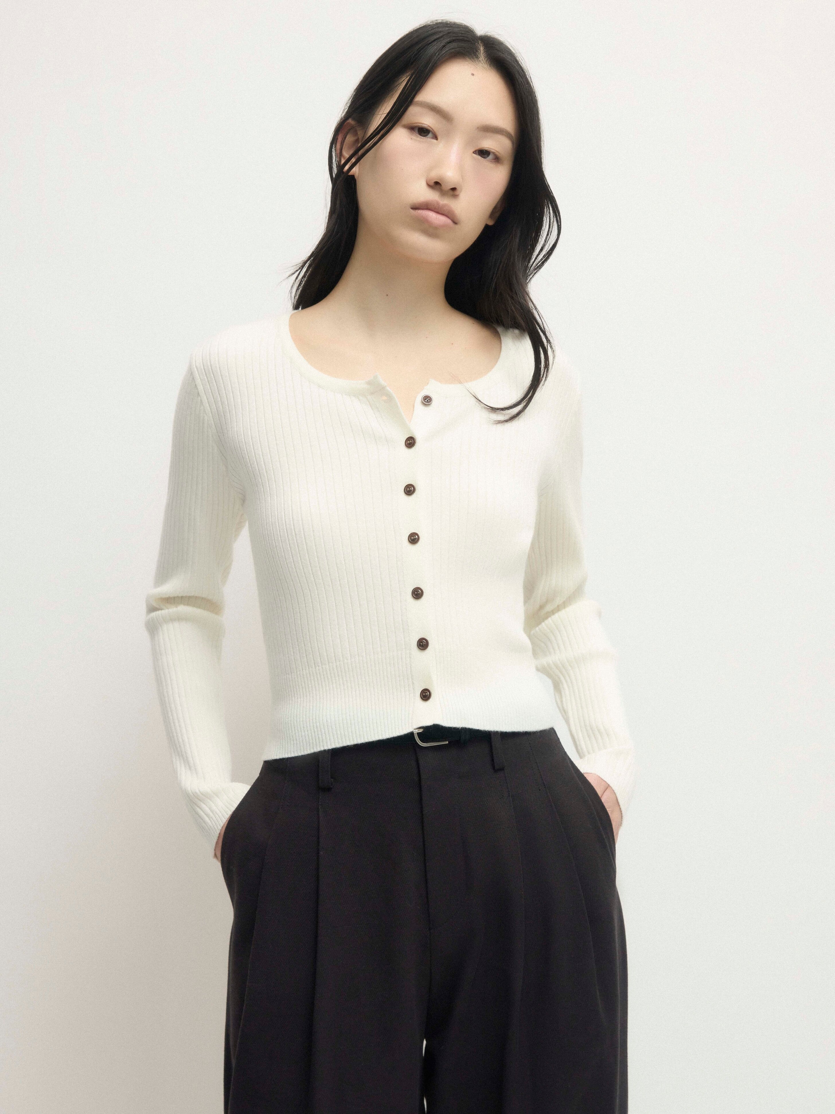 เสื้อคาริน่า