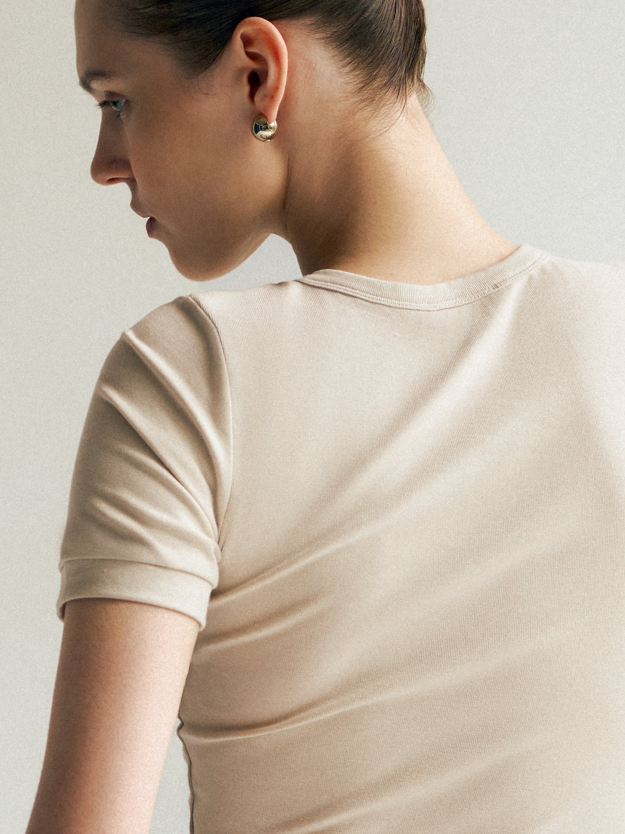 เสื้อยืดเอสเธอร์